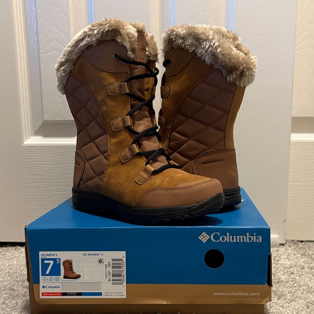NEW Columbia Ice Maiden Lace-Up Boots with Faux Fur Cuff